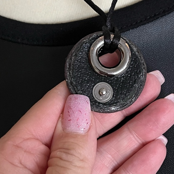 Authentic Gucci Logo Silver Charm (upcycled hardware from a Gucci handbag) - Picture 13 of 16